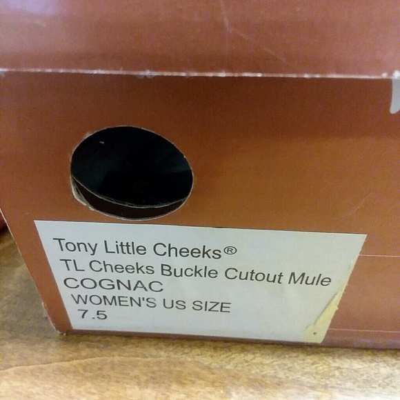 Shoes - Picture 2 of 4